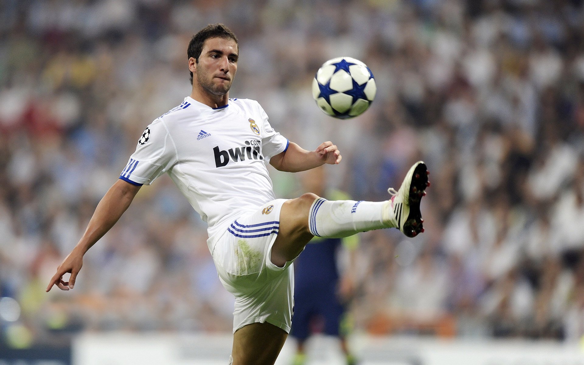 德甲争冠战焦点战启示录，深圳队强势拿下爵士的跨界竞技哲学