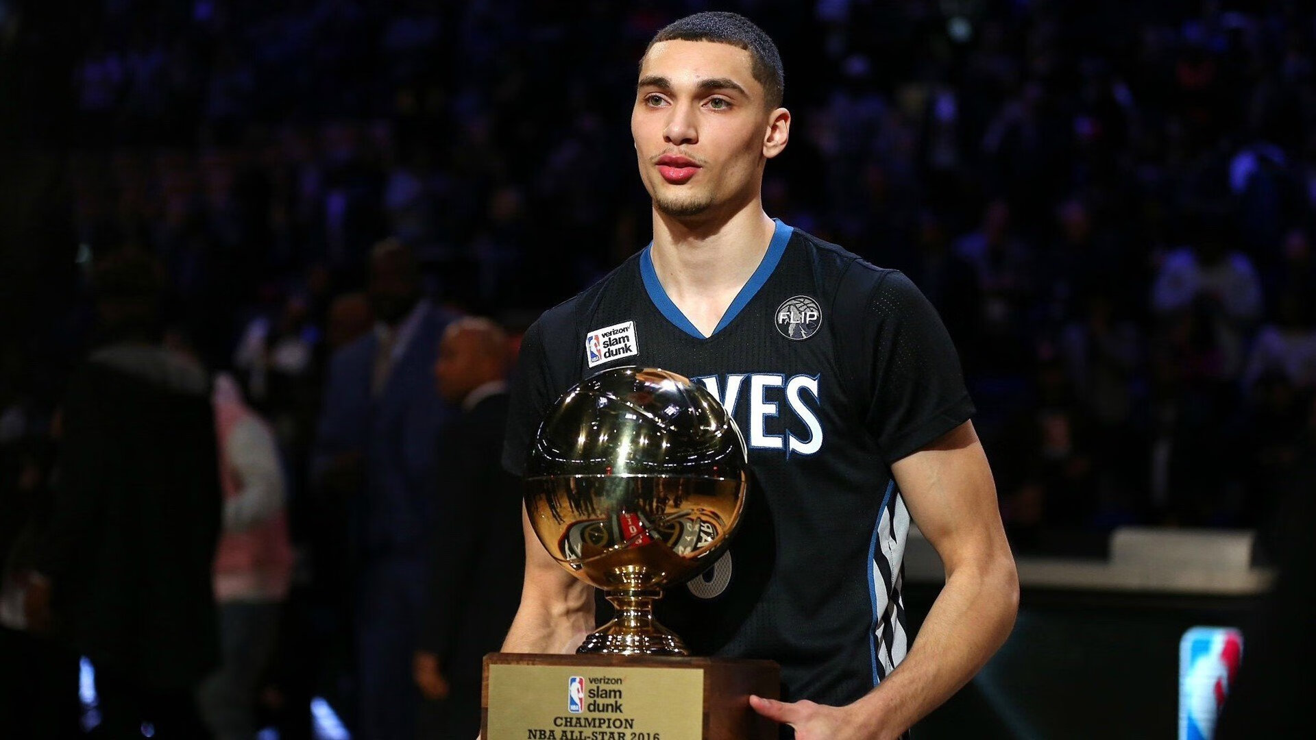 利拉德关键三分定乾坤，勇士险胜马刺背后的战术博弈与英雄时刻