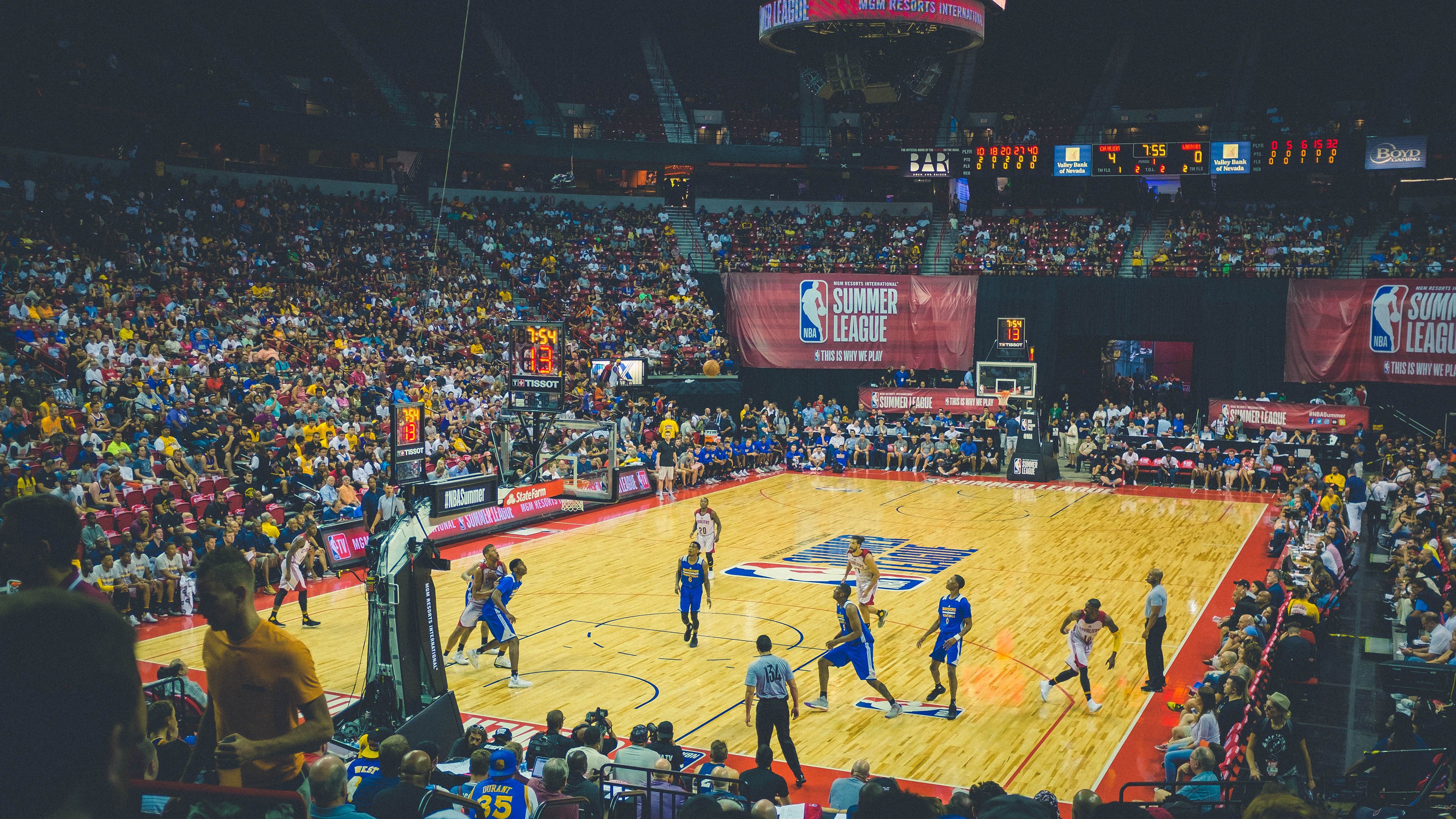 戴维斯杯完胜温网?兹维列夫点燃的不仅是赛场,更是网球未来的火炬